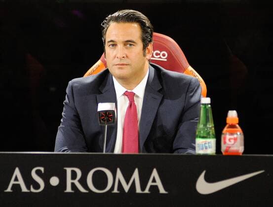 FuÃŸball, Stephan El Shaarawy wird als Neuzugang des AS Rom prÃ¤sentiert 28.01.2016. Technical Center Fulvio Bernardini, Rome, Italy. Roma press conference PK Pressekonferenz of presentation of new signing Stephan El Shaarawy. The Ceo of rome Italo Zanzi presents Stephan El Shaarawy xSalvatorexFornellix  ActionPlus11701850