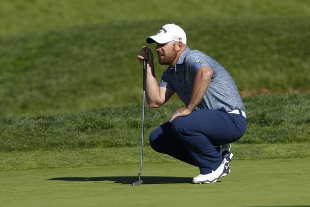 Jan. 28, 2016 - San Diego, CA, USA - SAN DIEGO, CA, USA -- JANUARY 28, 2016: ..This past Thursday at the Farmers Insurance Open Scott Brown checks his putt line on the 9th green at Torrey Pines on the south course. PGA Golf Herren 2016 - Farmers Insurance Open - Rd 1 - ZUMAs44_