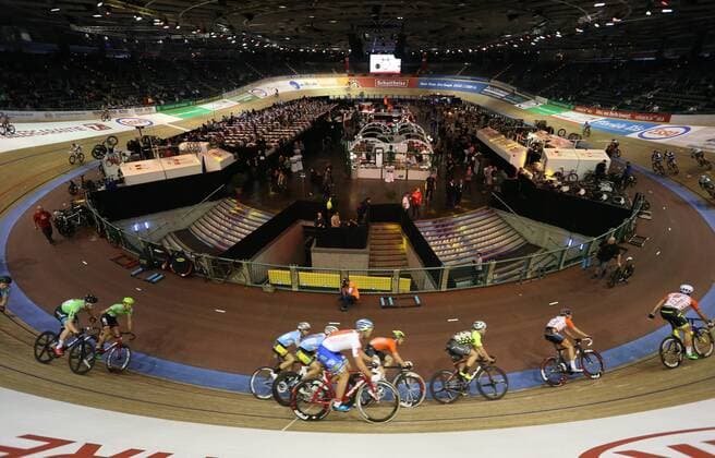 Themen der Woche - SPORT GER, 105. Berliner Sechstagerennen 29.01.2016, Velodrom, Berlin, GER, 105. Berliner Sechstagerennen, im Bild Hallenuebertsicht nphxEngler