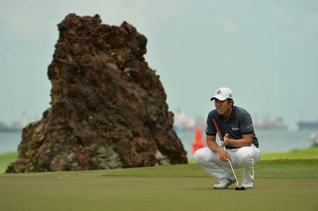 (160129) -- SINGAPORE, Jan. 29, 2016 -- An Byeong-hun of South Korea competes during the SMBC Singapore Open held at Singapore s Sentosa Golf Club Serapong course, Jan. 29, 2016. The SMBC Singapore Open is into the second day of competition. ) (SP)SINGAPORE-GOLF-SMBC SINGAPORE OPEN ThenxChihxWey 