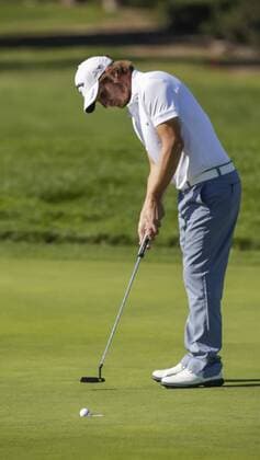 January 29, 2016: Emiliano Grillo rings the cup with his putt on the 8th hole of the North Course during the second round of the Farmers Insurance Open at Torrey Pines Golf Course in San Diego, California. PGA Golf Herren 2016: Farmers Insurance Open JAN 29 - ZUMAc04_