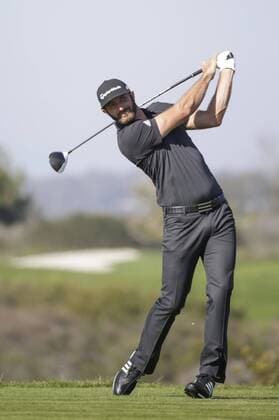 January 29, 2016: Dustin Johnson tees off on the 9th hole of the North Course during the second round of the Farmers Insurance Open at Torrey Pines Golf Course in San Diego, California. PGA Golf Herren 2016: Farmers Insurance Open JAN 29 - ZUMAc04_