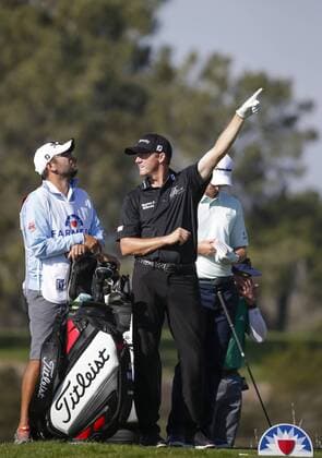 January 29, 2016: Jimmy Walker points at a U.S. Marine Corp FA-18 on the 9th tee box of the North Course during the second round of the Farmers Insurance Open at Torrey Pines Golf Course in San Diego, California. PGA Golf Herren 2016: Farmers Insurance Open JAN 29 - ZUMAc04_