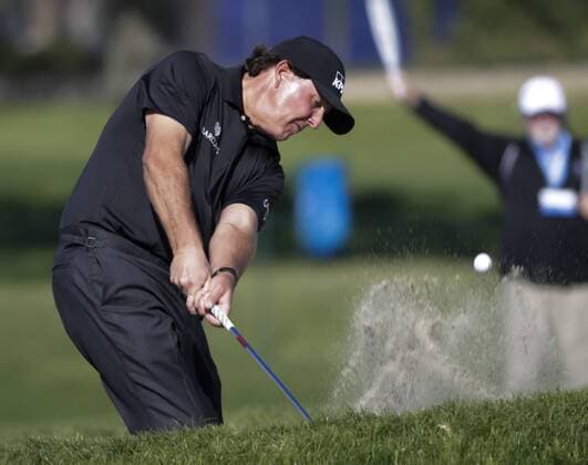 January 29, 2016: Phil Mickelson chips out of a sand bunker around the 9th green of the North Course during the second round of the Farmers Insurance Open at Torrey Pines Golf Course in San Diego, California. PGA Golf Herren 2016: Farmers Insurance Open JAN 29 - ZUMAc04_