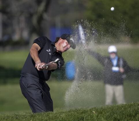 January 29, 2016: Phil Mickelson chips out of a sand bunker around the 9th green of the North Course during the second round of the Farmers Insurance Open at Torrey Pines Golf Course in San Diego, California. PGA Golf Herren 2016: Farmers Insurance Open JAN 29 - ZUMAc04_