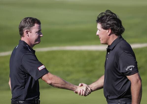 January 29, 2016: Jimmy Walker and Phil Mickelson shake hands after the second round of the Farmers Insurance Open at Torrey Pines Golf Course in San Diego, California. PGA Golf Herren 2016: Farmers Insurance Open JAN 29 - ZUMAc04_