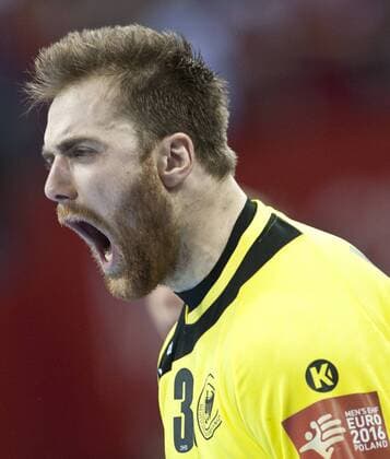 Torhueter Andreas WOLFF (33 GER) steht bruellend am Spielfeldrand. Halbfinale: Norwegen - Deutschland in Krakau am 29.01.2016. Handball Europameisterschaft 2016 in Polen,