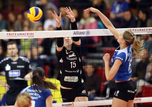 Stuttgart Volleyball Allianz MTV Stuttgart vs. Dresdner SC, v.l. Michelle Bartsch (Dresden), Kaja Grobelna (Stuttgart)