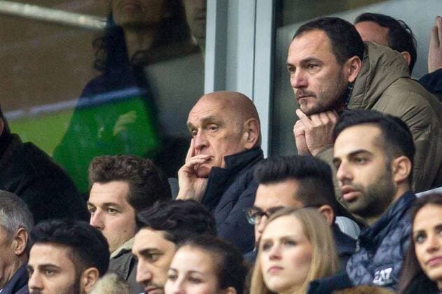 Leverkusen Praesident Martin Kind (Hannover 96) und Christian Moeckel (Sportlicher Leiter)nachdenklich auf der Tribuene beim Bundesliga Spiel zwischen Bayer 04 Leverkusen und Hannover 96 am 30.01.2016, Copyright: Schülerx xEibner-Pressefoto EP_jse