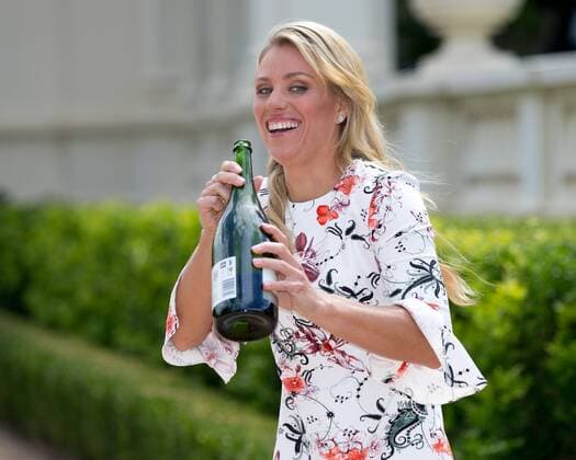Angelique Kerber mit Pokal im Government House, Australian Open 2016 Tennis - Australian Open 2016 - Grand Slam ITF ATP Tennis Herren WTA Tennis Damen - Melbourne Park - Melbourne - Victoria - Australia - 31 January 2016.