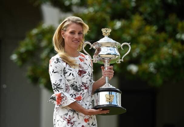 Tennis: Angelique Kerber beim Sieger fotoshooting am Sonntagvormittag vor dem Government House in Melbourne
