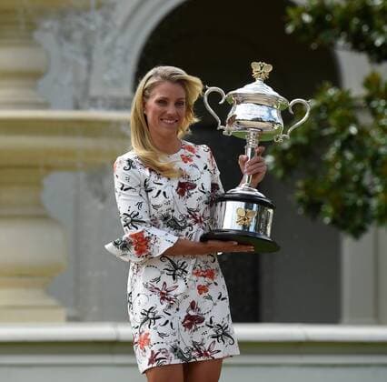 Tennis: Angelique Kerber beim Sieger fotoshooting am Sonntagvormittag vor dem Government House in Melbourne