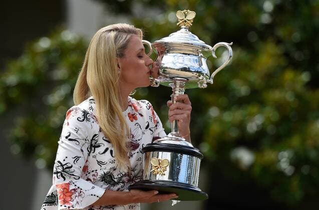 Tennis: Angelique Kerber beim Sieger fotoshooting am Sonntagvormittag vor dem Government House in Melbourne