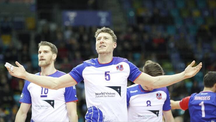 Volleyball Hessen - 1. Bundesliga Männer 30.01.2016 United Volleys Rheinmain (ws) - Netzhoppers KW-Bestensee (grau) v.l. Lukas Bauer (RheinMain 5) United Volleys Rheinmain - Netzhoppers KW-Bestensee