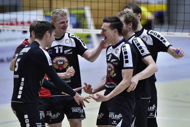 30.01.2016 - Volleyball - 2. Bundesliga Süd Männer - Saison 2015 2016 - SV Schwaig - VC Eltmann - - Jubel Freude bei Eltmann