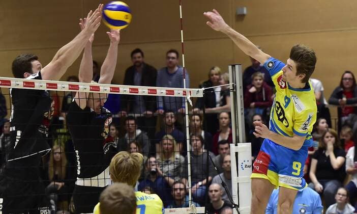 30.01.2016 - Volleyball - 2. Bundesliga Süd Männer - Saison 2015 2016 - SV Schwaig - VC Eltmann - - Florian Tafelmayer (9, SV Schwaig , rechts )