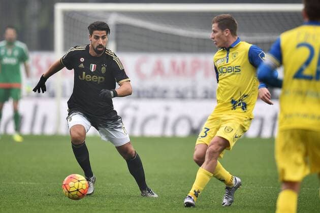 Fußball, Juventus Turin - Chievo Verona Sami Khedira Juventus, Valter Birsa Chievo Verona 31-01-2016 Stadio Bentegodi, Football Calcio Serie A 2015 2016 Chievo Verona vs Juventus Turin andreaxstaccioli
