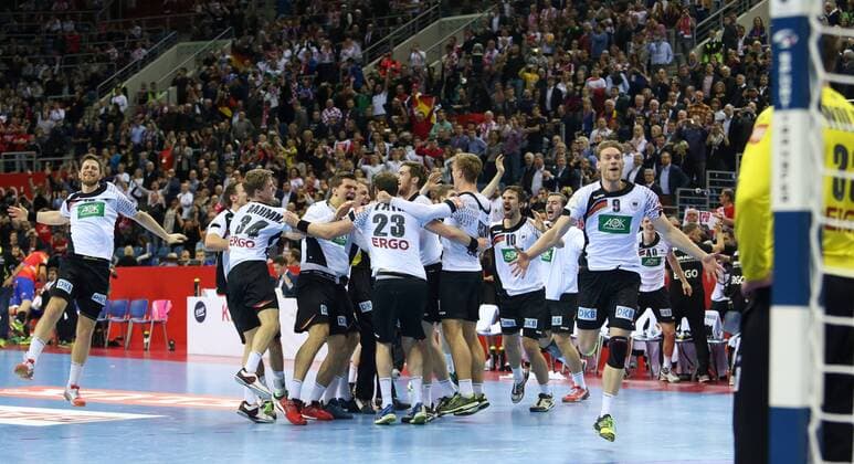 Handball, EM, Deutschland ist Europameister 31.01.2016, Krakau,EM Länderspiel Nationalteam Handball 2016 Finale Germany vs Spain - Germany - Spain, EHF Euro 2016, Handball European Championship EM Europameisterschaft fot. TomaszxJastrzebowski Foto Olimpik NEWSPIX.PL --- Newspix.pl POLAND AND FRANCE OUT!!!  20160131toja630
