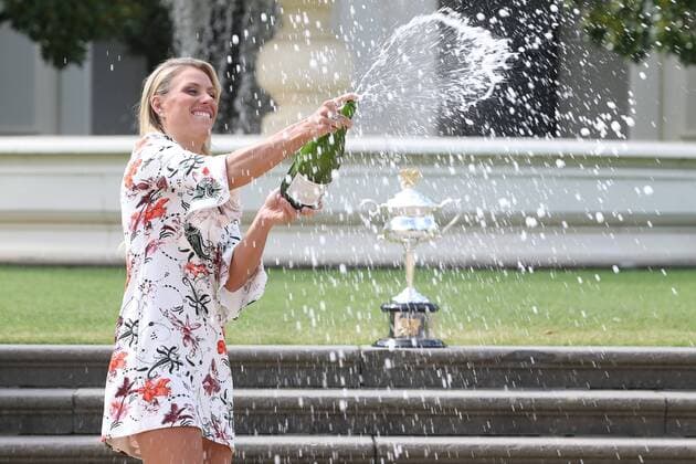 Angelique Kerber, GER, at a trophy-photoshoot in front of the government house during the 2016 Australian Open in Melbourne, 31 01 2016; -