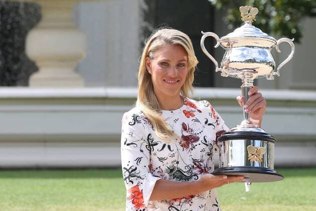Angelique Kerber, GER, at a trophy-photoshoot in front of the government house during the 2016 Australian Open in Melbourne, 31 01 2016; -