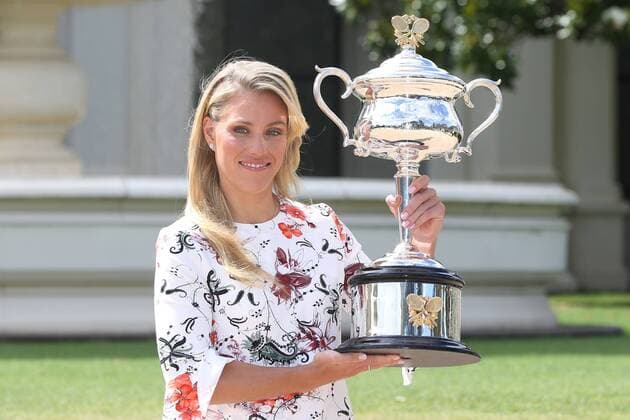 Angelique Kerber, GER, at a trophy-photoshoot in front of the government house during the 2016 Australian Open in Melbourne, 31 01 2016; -