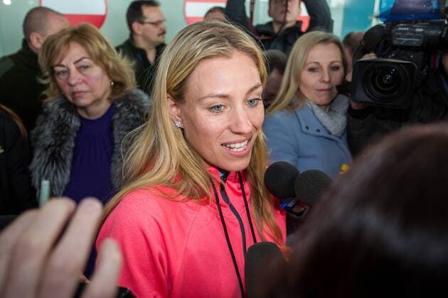 Tennis, Angelique Kerber Ankunft am Flughafen Posen 2016.02.01 Tennis, Ankunft der Australian Open Siegerin ANGELIQUE KERBER in Posen  20160201_PF_PJ003
