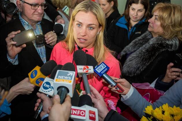 Tennis, Angelique Kerber Ankunft am Flughafen Posen 2016.02.01 Tennis, Ankunft der Australian Open Siegerin ANGELIQUE KERBER in Posen  20160201_PF_PJ004
