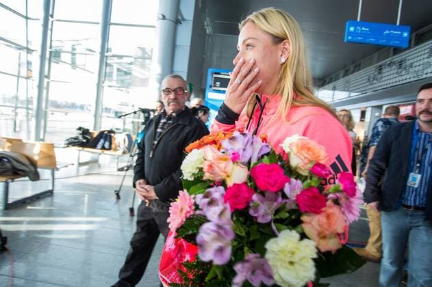 Tennis, Angelique Kerber Ankunft am Flughafen Posen 2016.02.01 Tennis, Ankunft der Australian Open Siegerin ANGELIQUE KERBER in Posen  20160201_PF_PJ008