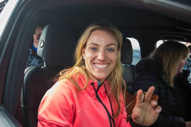 Tennis, Angelique Kerber Ankunft am Flughafen Posen 2016.02.01 Tennis, Ankunft der Australian Open Siegerin ANGELIQUE KERBER in Posen  20160201_PF_PJ013