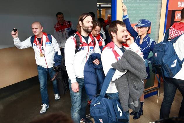 Handball, EM, Kroatische Nationalspieler am Flughafen in Zagreb empfangen Handball players return - Zagreb, Croatia 02.01.2016., Zagreb, Croatia -Arrival od handball players in Zagreb Airport after winning bronze medal at the European Championship EM Europameisterschaft in Poland.Zlatko Horvat, Ivano Balic, Zoran Culk.  DaliborxUrukalovic PIXSELL