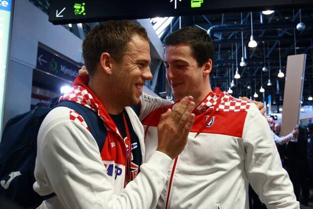 Handball, EM, Kroatische Nationalspieler am Flughafen in Zagreb empfangen Handball players return - Zagreb, Croatia 02.01.2016., Zagreb, Croatia -Arrival od handball players in Zagreb Airport after winning bronze medal at the European Championship EM Europameisterschaft in Poland. Ivan Stevanovic, Filip Ivic.  DaliborxUrukalovic PIXSELL