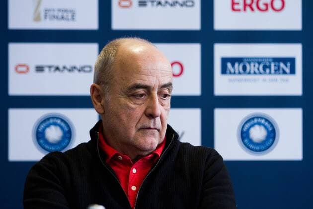 Mannheim Bernhard Lobmueller (Allianz MTV Stuttgart, Manager) nicht zufrieden schaut traurig; 2016 DVV-Pokalfinale (DVV-Pokal) Pressekonferenz, SAP Arena, Mannheim Deutschland, 20160201; Copyright: Wuechnerx xEibner-Pressefoto EP_nwr