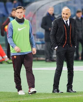 30.01.2016. Stadium Olimpico, Rome, Italy. Serie A football league. AS Roma versus Frosinone. The coach of Roma s Luciano Spalletti and Francesco Totti xSalvatorexFORNELLIx  ActionPlus11703282