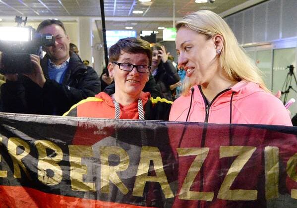 01.02.2016, xjhx, Tennis, Angelique Kerber ankunft am Frankfurter Flughafen, emspor