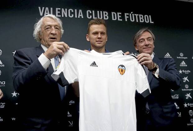 Valencia presents Cheryshev as new player. xJOSExANTONIOxSANZx 