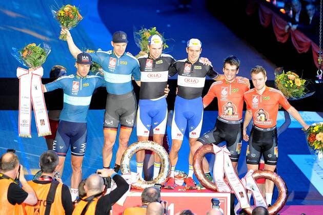 Podium v.l.n.r. (2.) Roger Kluge und Marcel Kalz (GER) - (1.) Moreno De Pauw und Kenny De Ketele (BEL) - (3.) Yoeri Havik (NED) und Nick Stoepler (NED) - Siegerehrung - Ehrung - Auszeichnung - Zeremonie - Zelebrierung - Ceremony - Jubel - Freude - Emotionen - Mimik - Gestik - Querformat - quer - horizontal - Event Veranstaltung: 105. Berliner Sechstagerennen - Location Ort: Berlin - germany - Deutschland - Europe - Europa - Date Datum: 02.02.2016