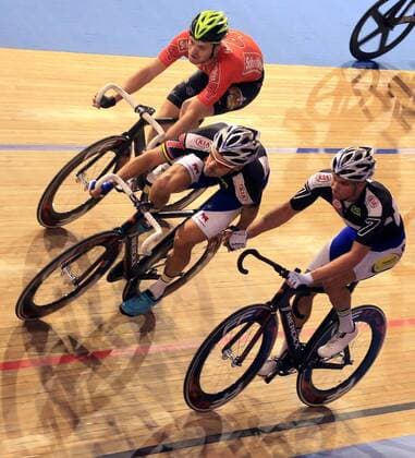 Moreno de Pauw (BEL) unten, oben Kenny de Ketele (BEL), bei der Abloese, ganz oben Yoeri Havik (NED) 105. Berliner Sechstagerennen 6-Tagerennen, Sechstagerennen, Radsport, sixdays Berlin, 28.1.2016 Velodrom