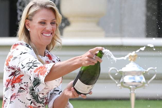 Angelique Kerber, GER, at a trophy-photoshoot in front of the government house during the 2016 Australian Open in Melbourne, 31 01 2016; -