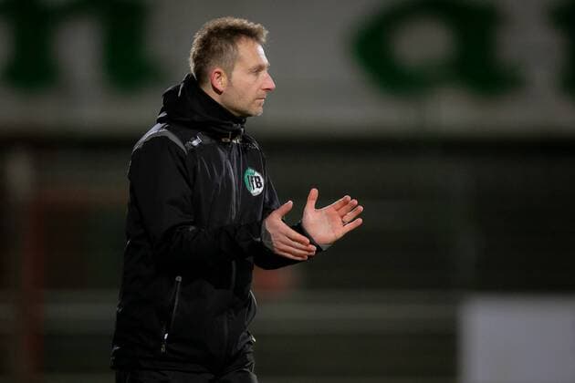 Lübeck, 03. February 2016 Fussball, Saison 2015 2016, Vorbereitung, Testspiel, VfB Lübeck - WTSV Concordia: Denny Skwierczynski (Trainer VfB Lübeck)