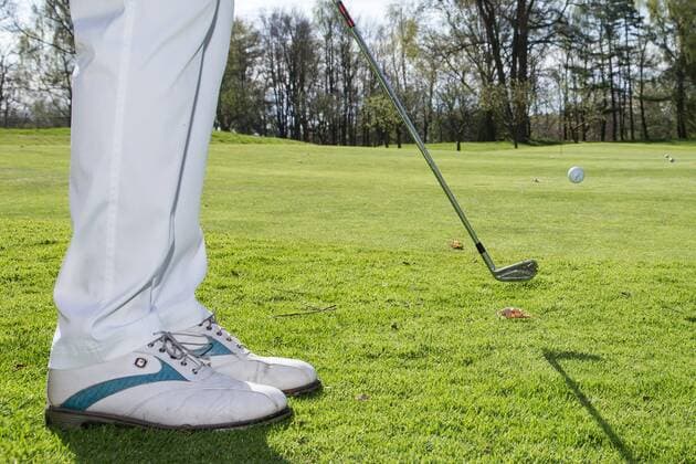 Koeln Dokumentation, richtiges Chippen fuer Anfaenger beim Golf. Copyright: Horn xEibner-Pressefoto EP_bhorn