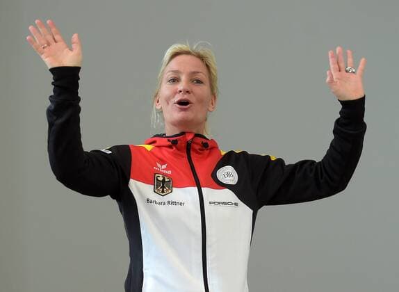 Leipzig Fed-Cup GER Teamchefin Barbara Rittner winkt bei der Auslosung der Paarungen der Fed Cup Spiele in Leipzig zwischen Tennis Porsche Team Deutschland und Securitas Team Schweiz in Leipzig 05.02.2016 Copyright: Modlax Eibner-Pressefoto EP_cma