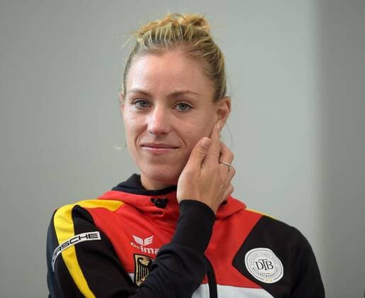 Leipzig Angelique Kerber (GER) bei der Auslosung der Paarungen der Fed Cup Spiele in Leipzig zwischen Tennis Porsche Team Deutschland und Securitas Team Schweiz in Leipzig 05.02.2016 Copyright: Modlax Eibner-Pressefoto EP_cma
