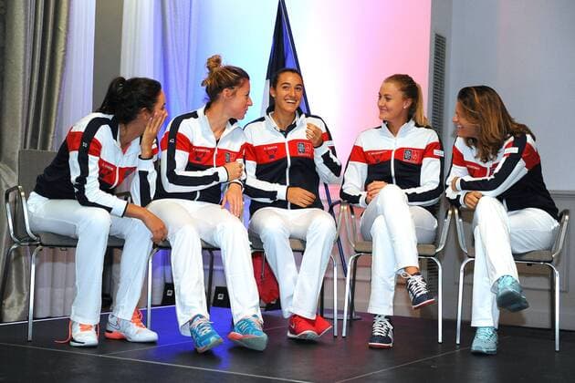Kristina Mladenovic (FRA) Caroline Garcia (FRA) Pauline Parmentier (FRA) Oceane Dodin (FRA) Amelie Mauresmo (FRA) TENNIS : Fed Cup - FRA vs ITA - 05 02 16 TennisMagazine Panoramic 
