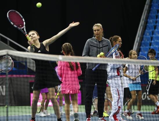 Fed cup 2016 RUS-NED. Sharapova held a master class for young tennis players.