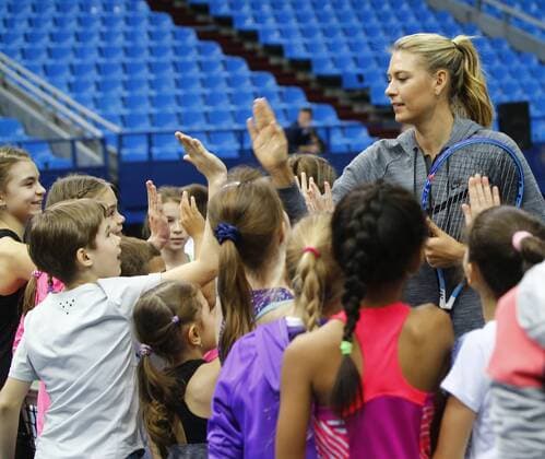 Fed cup 2016 RUS-NED. Sharapova held a master class for young tennis players.