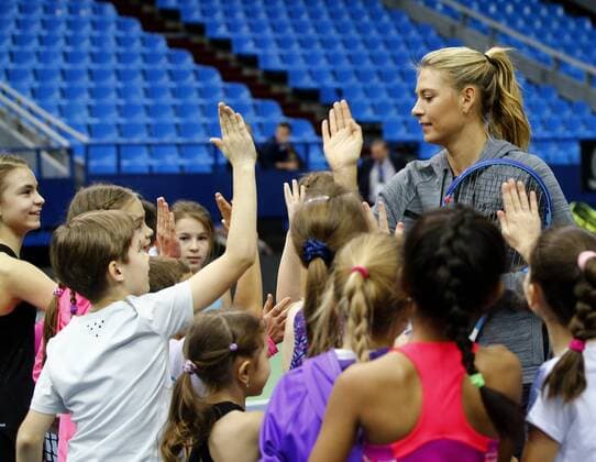 Fed cup 2016 RUS-NED. Sharapova held a master class for young tennis players.