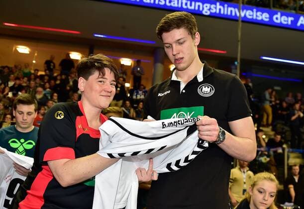 05.02.2016 - Handball - DKB Handball Bundesliga - All Star Day Nürnberg - All Star Game : Nationalmannschaft Nationalteam Deutschland - All Star Team 2016 - DaMa - Finn Lemke ( Deutschland ) gibt Autogramm Autogramme