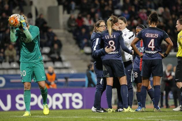 Erika Cristiano dos Santos (PSG women), Georges Laura (PSG women), Cruz Shirley (PSG women), Berger Ann-Katrin (PSG women) FOOTBALL : PSG vs Olympique Lyonnais - Women - Championnat de France - 05 02 2016 StephaneAllaman 
