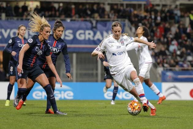 Lotta SCHELIN (Olympique Lyonnais), Hamraoui Kheira (PSG women), Cristiane Rozeira (PSG women) FOOTBALL : PSG vs Olympique Lyonnais - Women - Championnat de France - 05 02 2016 StephaneAllaman 