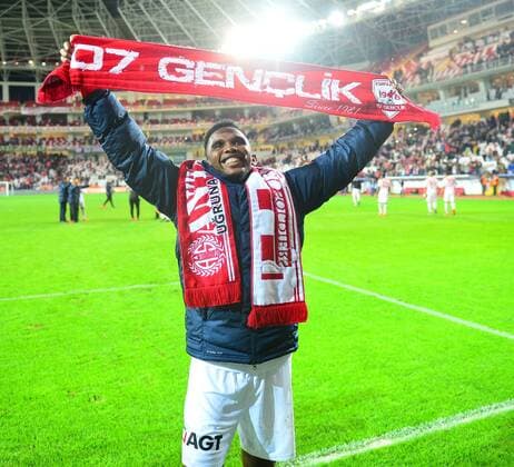 Turkey superlig match between Antalyaspor and Fenerbahce in Antalya on February 05 , 2016. Final Score: Antalyaspor 4 - Fenerbahce 2 Pictured: Antalyaspor players Samuel Etoo celebrates after the match. 